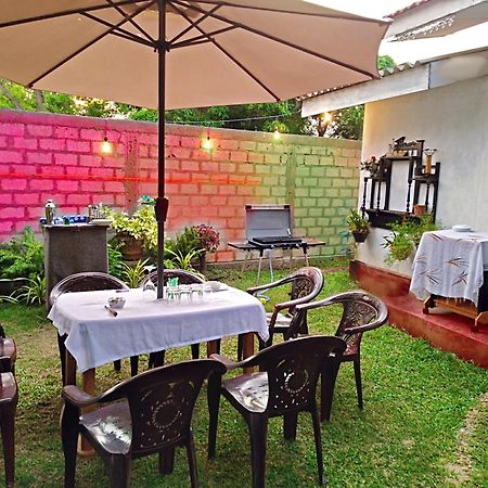 Coco Home Negombo Luaran gambar