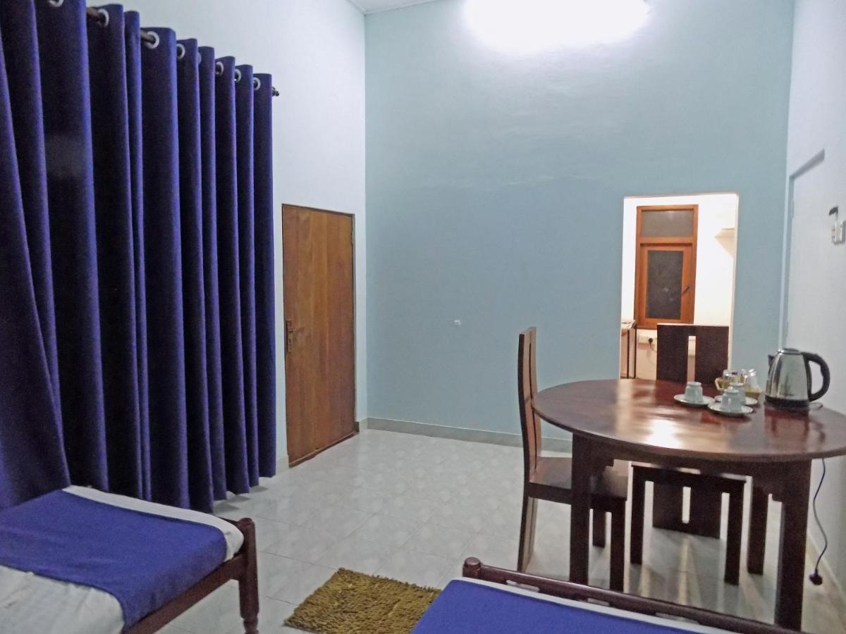 Coco Home Negombo Luaran gambar