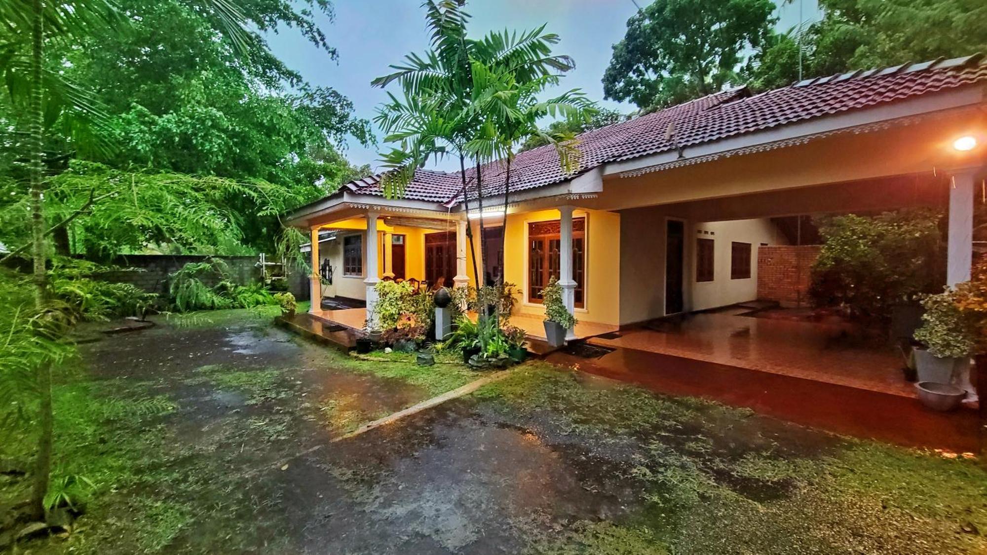 Coco Home Negombo Luaran gambar