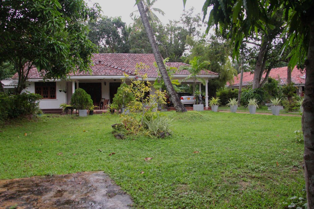 Coco Home Negombo Luaran gambar