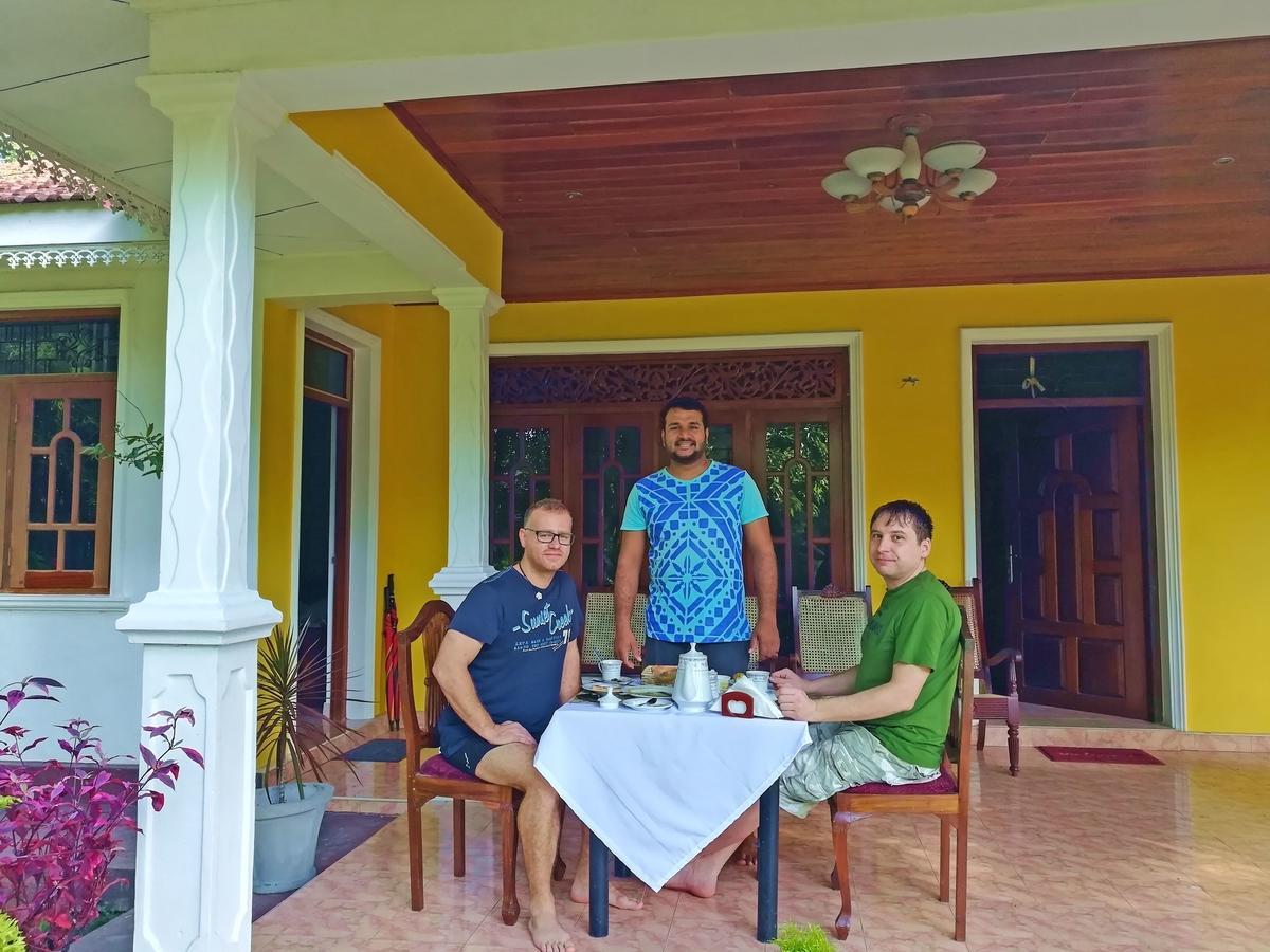 Coco Home Negombo Luaran gambar